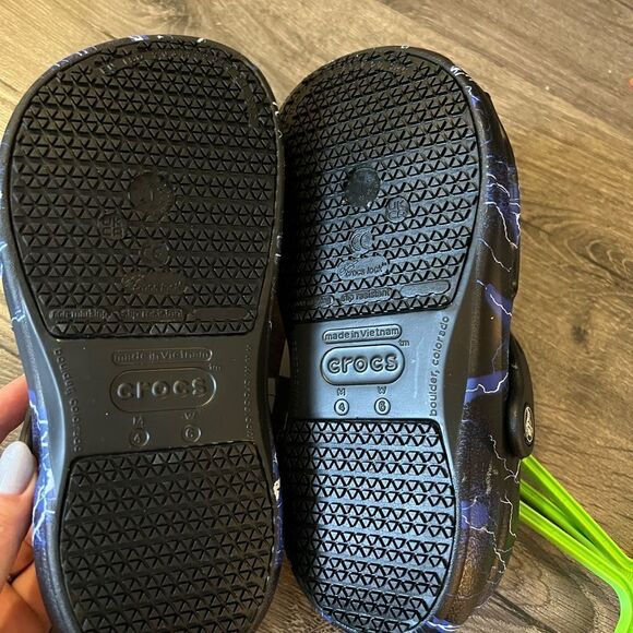 Crocs Unisex-Adult Bistro Graphic Clogs, Slip Resistant Work Shoes - Picture 2 of 2